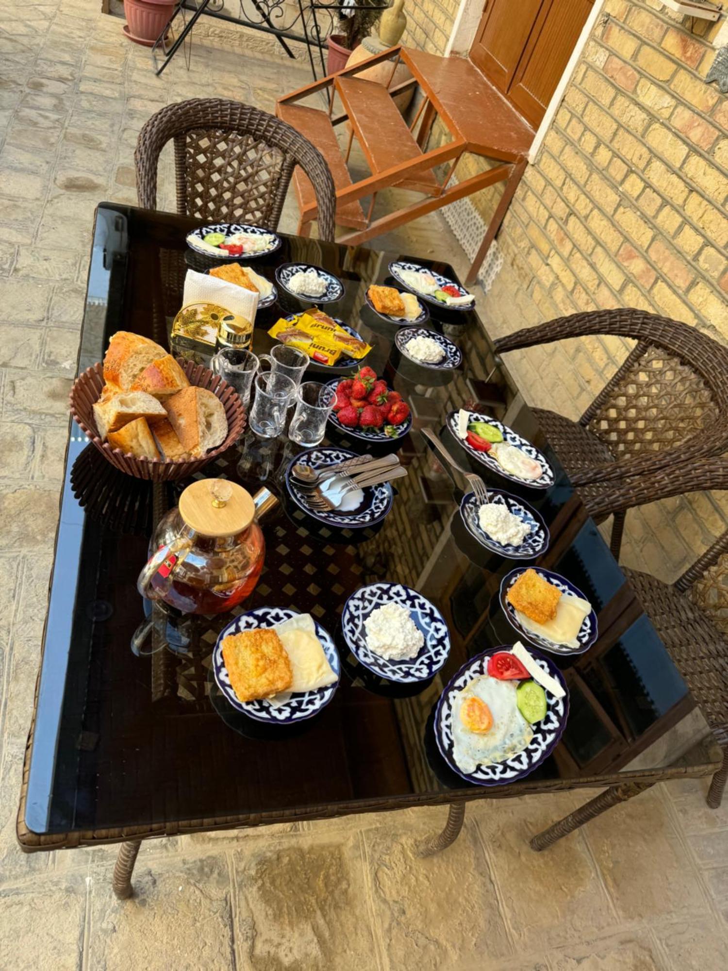 Hotel Ravshan Boutique Buxoro Luaran gambar